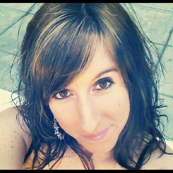 Meet your Posher, Retha - Picture 2 of 5